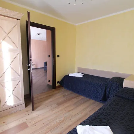 La Casa Del Maestro Hotel apartamentowy Pragelato